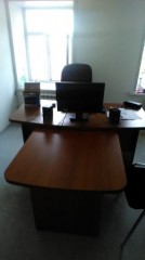 Стол в кабинет с приставкой для переговоров